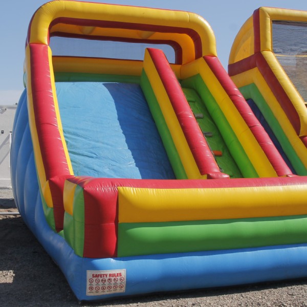 Arriendo de juegos inflable modelo Tobogan Espanol 6X4 Arca de Samuel