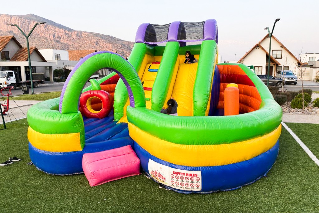Arriendo de juegos inflable modelo Multiproposito Fun city 6X6 Arca de Samuel