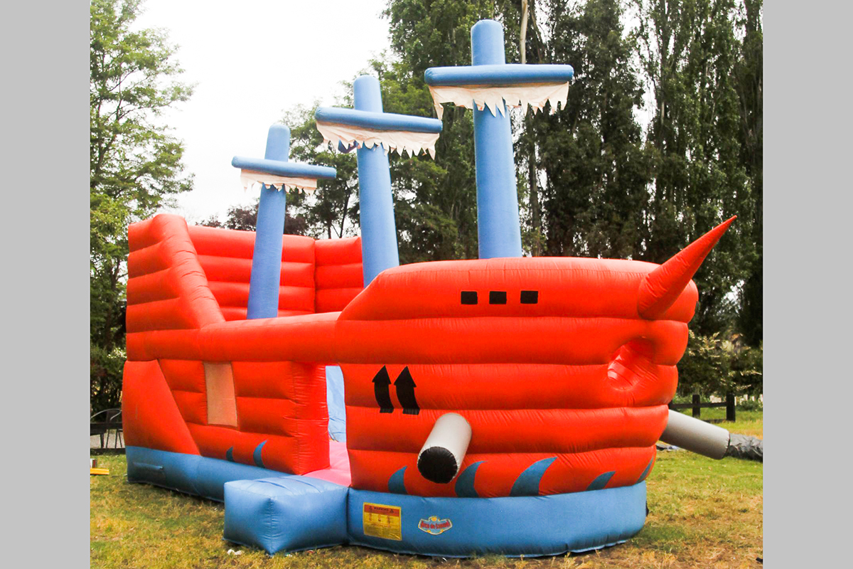 Arriendo de juegos inflable modelo Tobogán Barco Inflable 8,5X3,5 Arca de Samuel