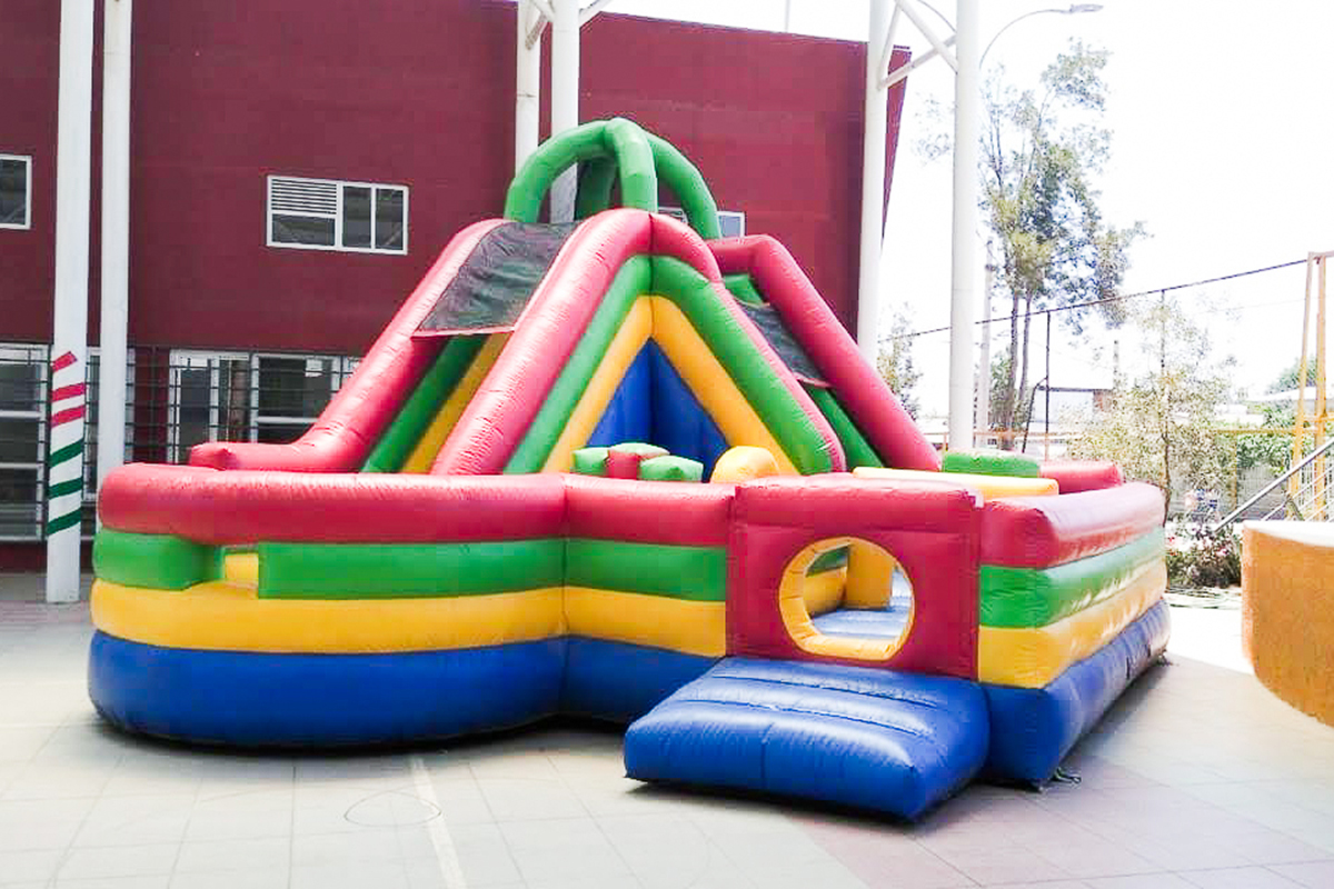 Arriendo de juegos inflable modelo Tobogan Multiproposito 6,5X5,5 Arca de Samuel