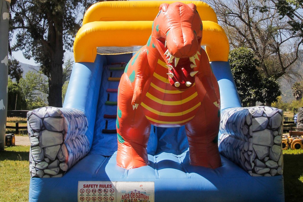 Arriendo de juegos inflable modelo Tobogán Rex 9X4 Arca de Samuel